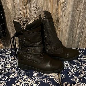 Totes winter snow boots! Warm. Fashionable.